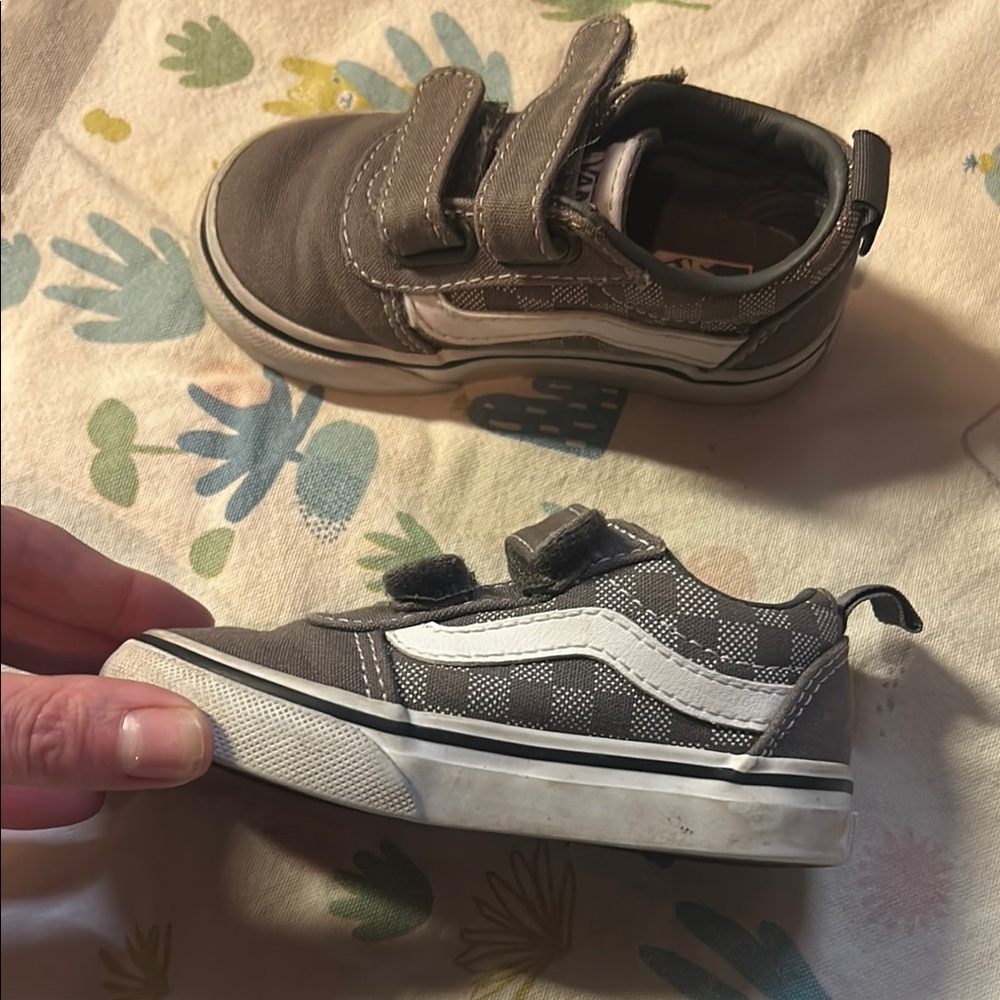 Toddler checkered vans with Velcro grey size 6t GUC